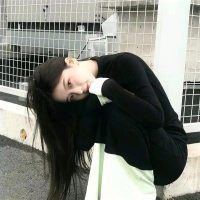 美女荒野逃亡
